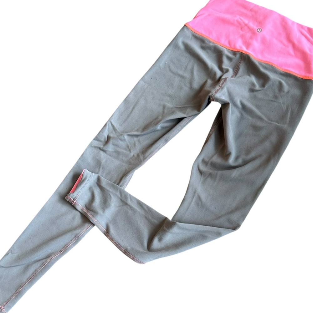 Lululemon Leggings Size 4 Pink & Gray Reversible High Rise 7/8 Length Leggings